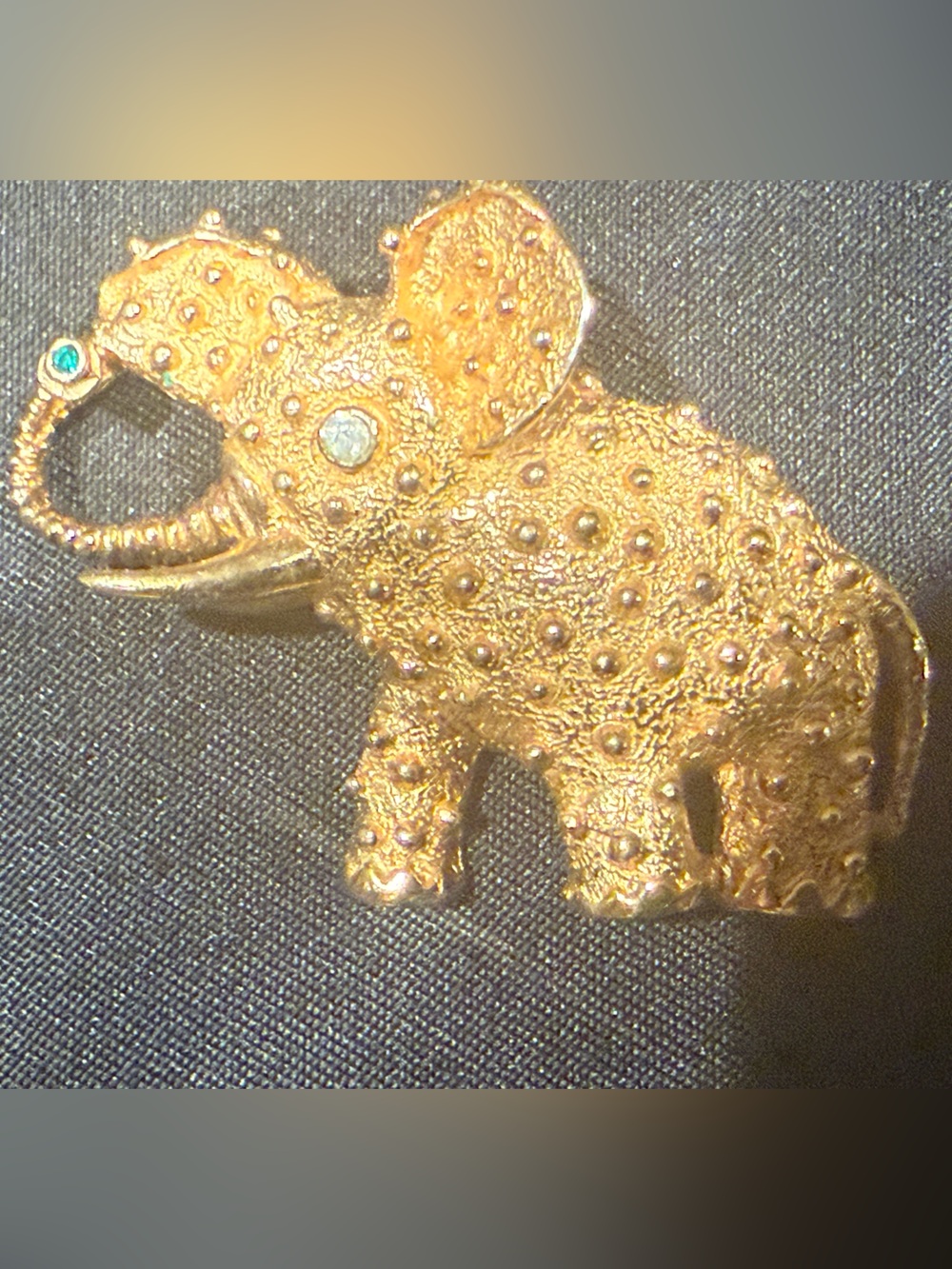Vintage Signed CINER Gold Elephant Brooch Pin Textured Rhinestone Green Stone